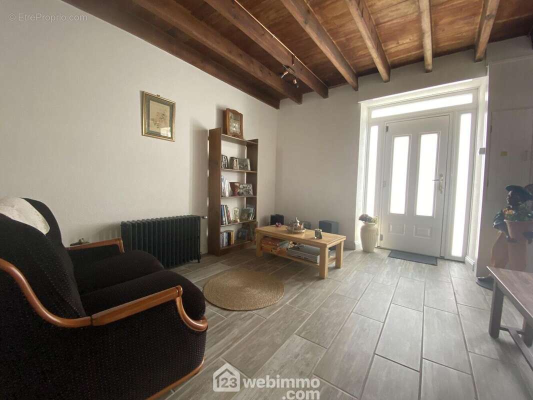 salon - Maison à LA JAUDONNIERE