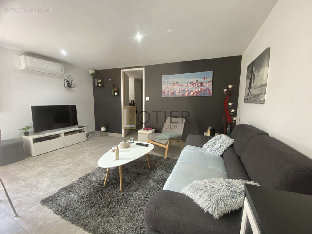 BELLEGARDE   Villa familiale avec vue dégagée, piscine, dépendance T2 et vaste garage - photo 11