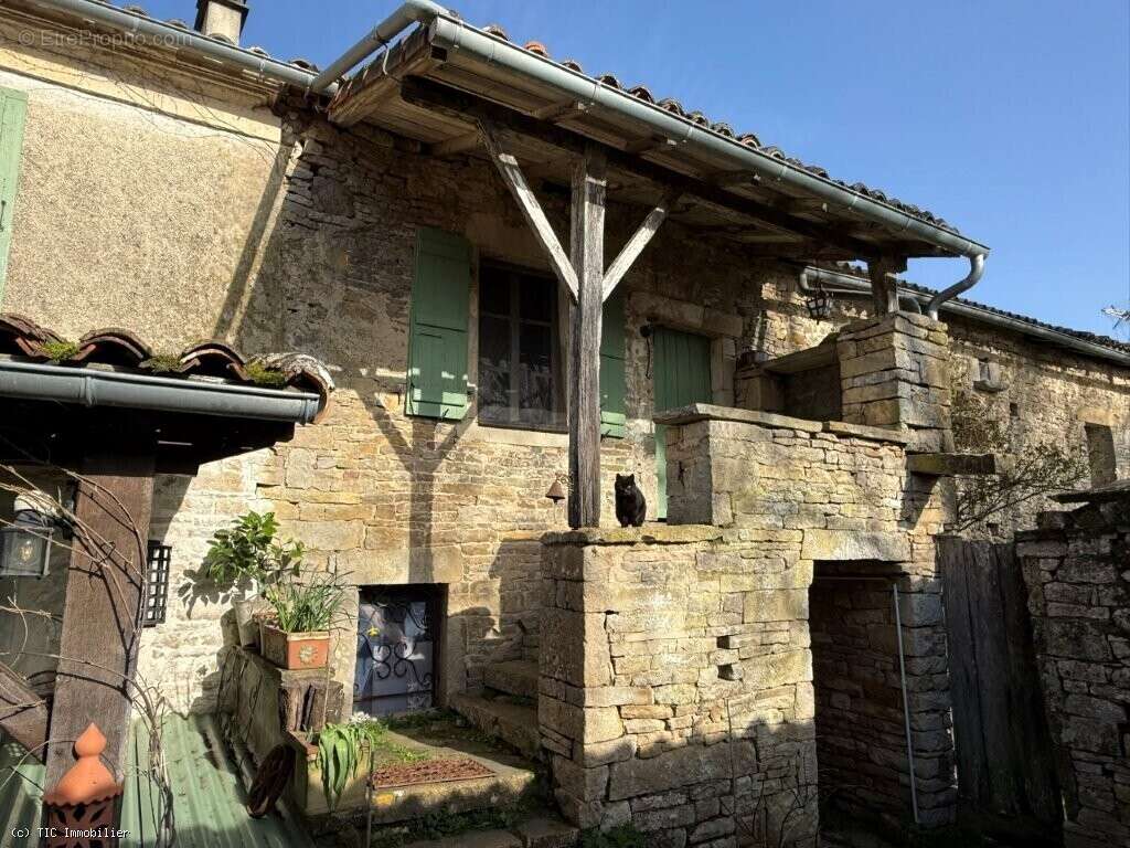 Maison à VILLEFAGNAN
