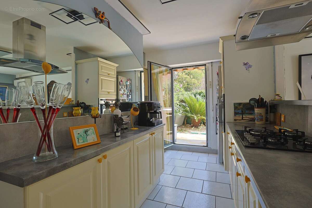Appartement Vallauris 2 pièce(s) 55 m2 rez de jardin - photo 7