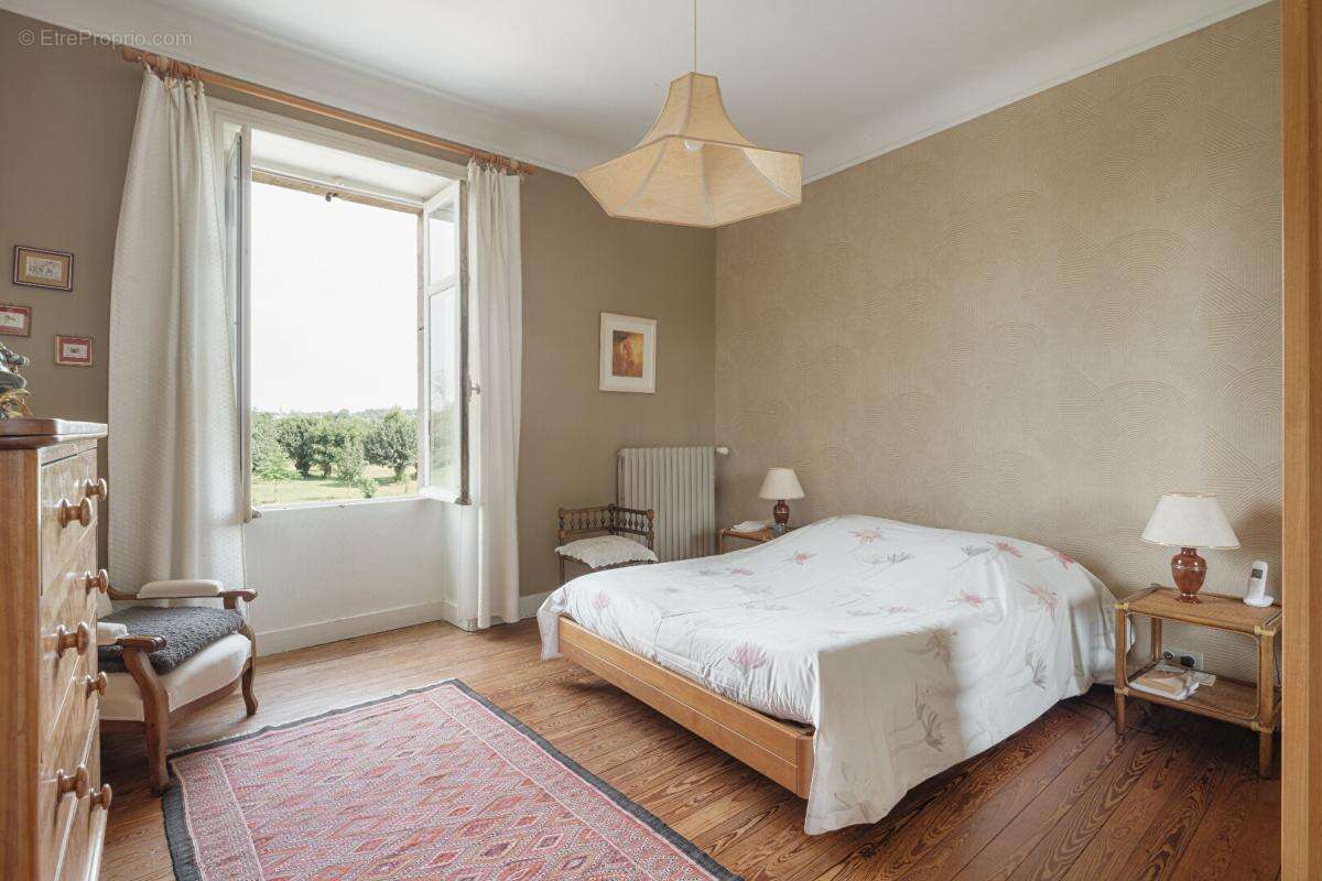 Maison de maître 190m² + 500m² de dépendances, Divatte sur Loire (44450) - photo 9