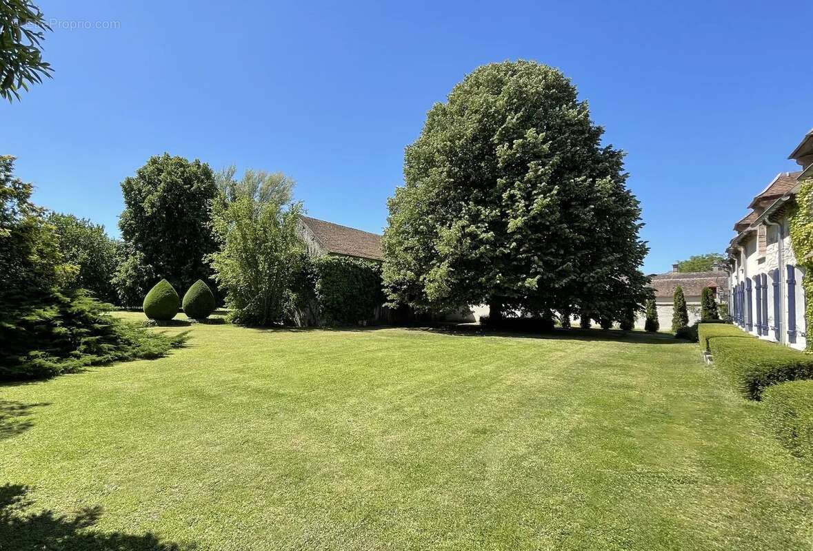 Maison à FONTAINEBLEAU