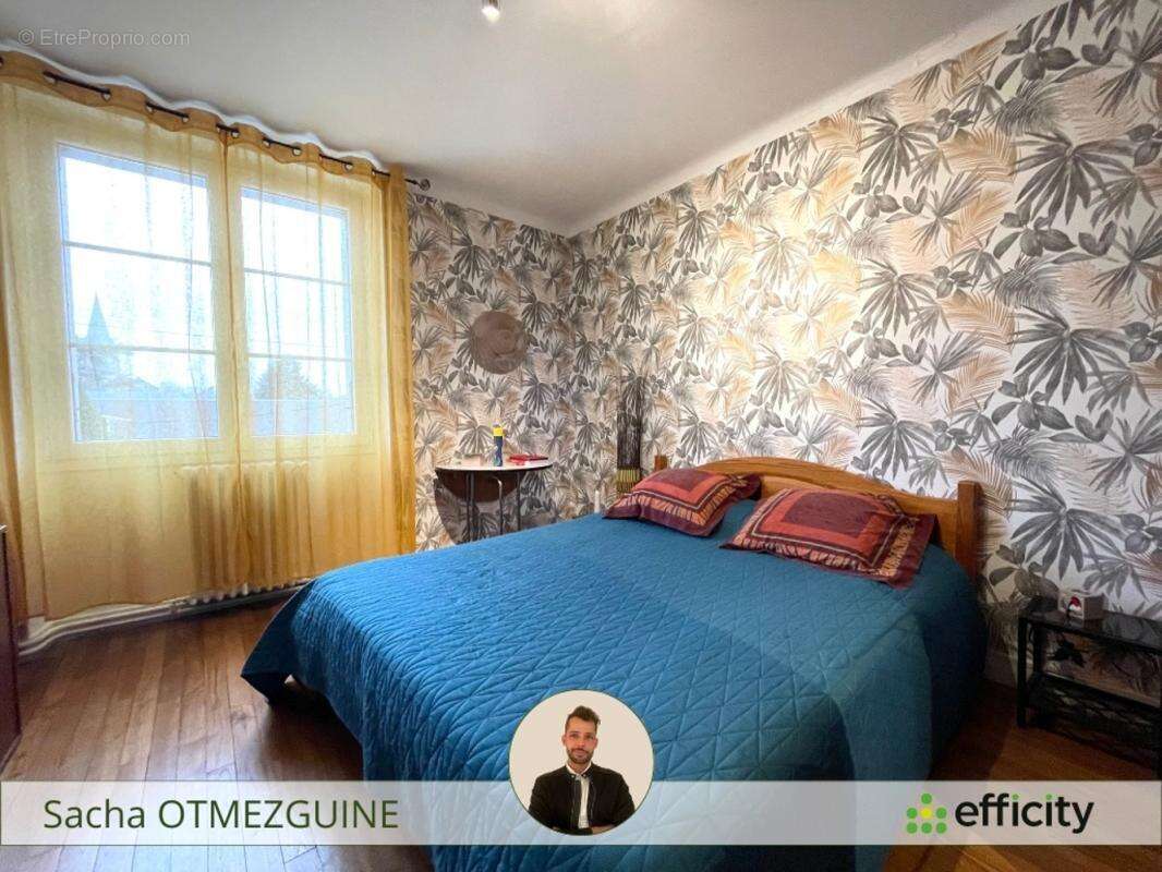 Maison 245 m² à Tournon-Saint-Martin  - photo 4