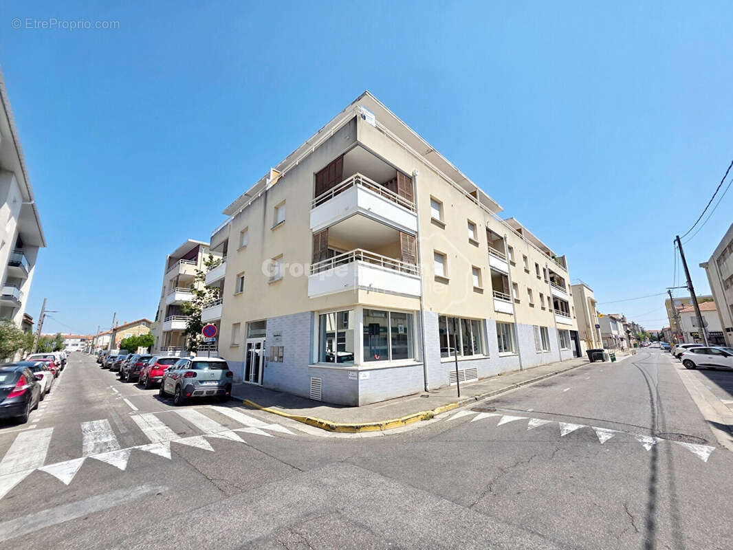 À vendre -Bel appartement T2 de 43 m² avec grande terrasse et double parking -Centre-ville de Miramas - photo 11
