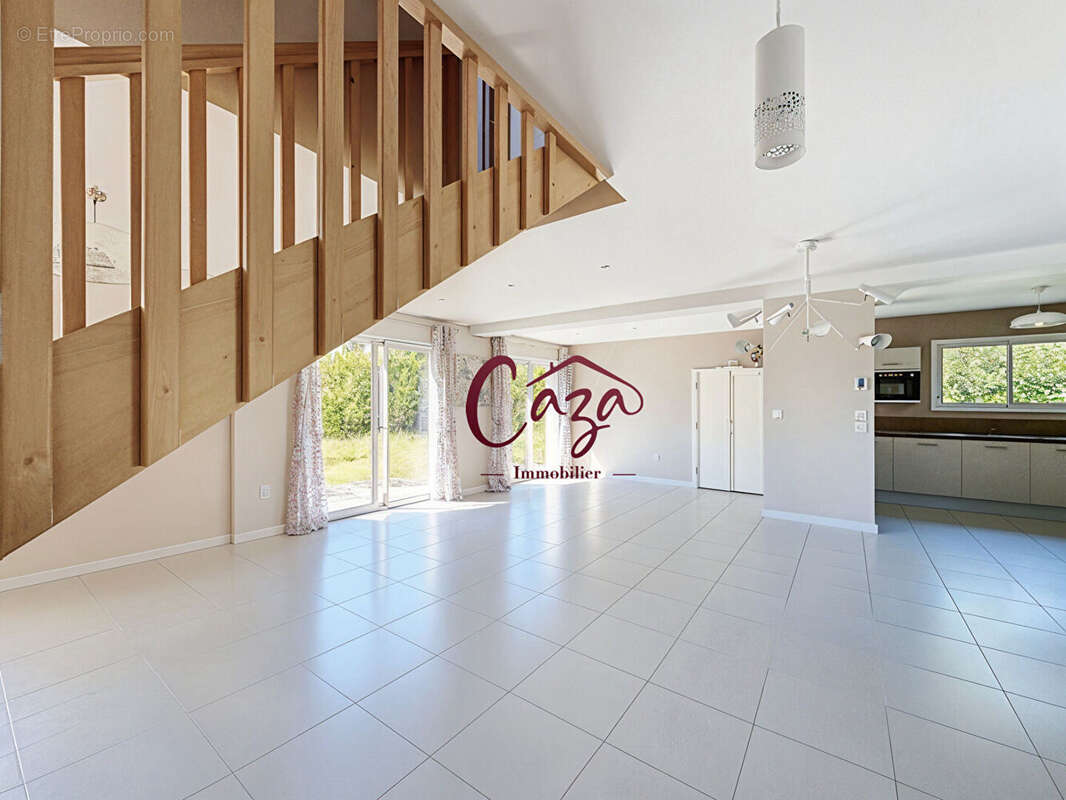 Maison Sadirac 6 pièce(s) 143 m2 - photo 3
