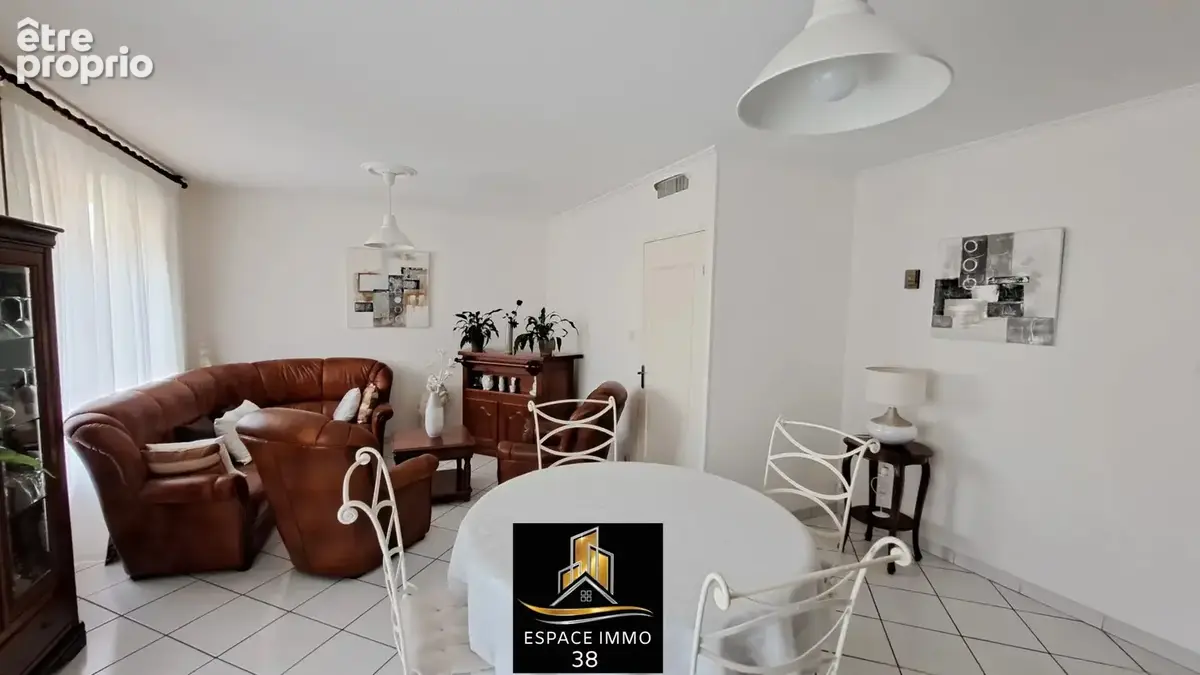 Appartement à LE PONT-DE-CLAIX