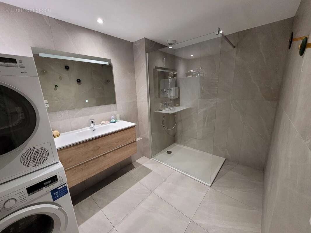 Appartement de standing en plein centre-ville - 5 pièces - 132.77 m² - photo 13