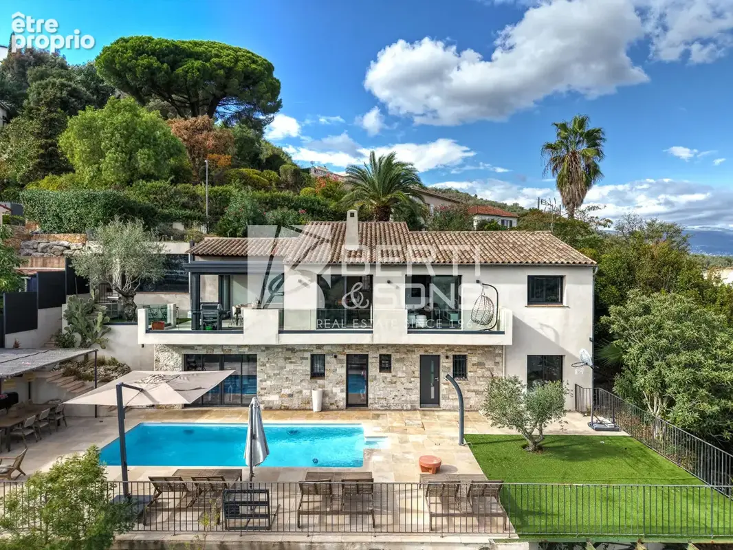 Maison à MANDELIEU-LA-NAPOULE