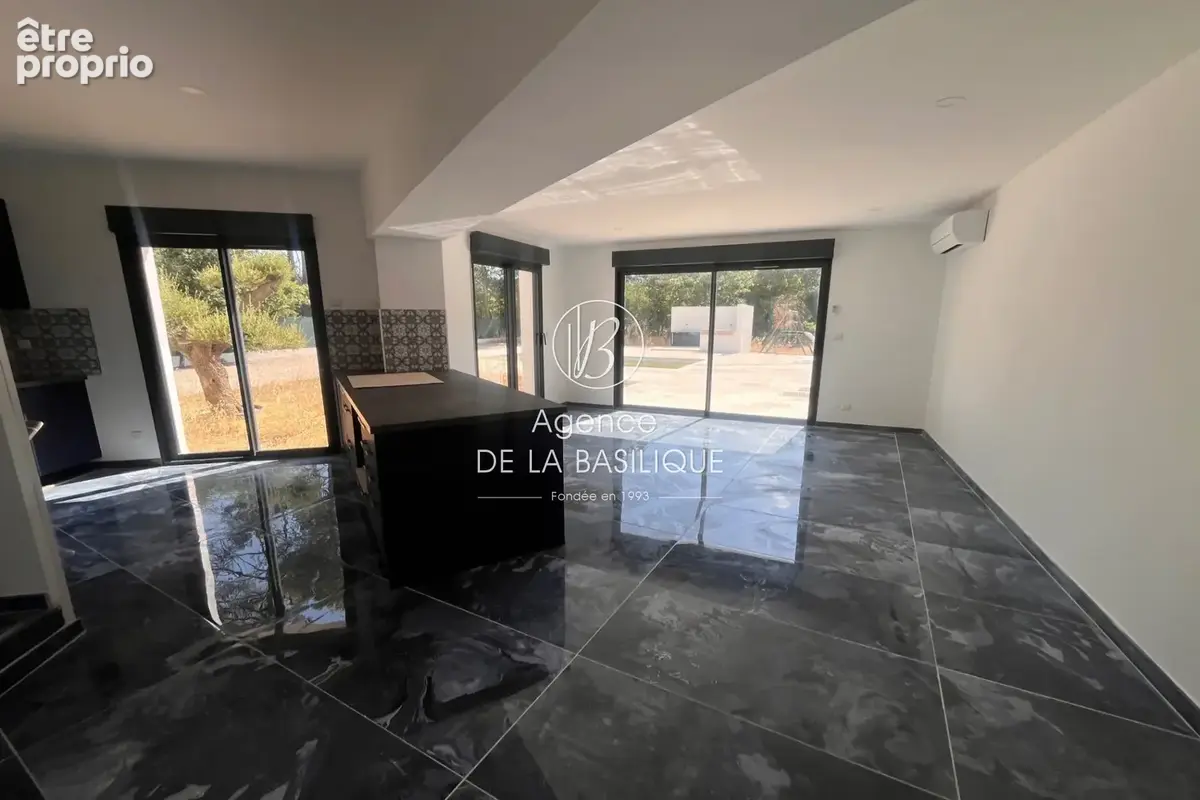 Maison 91 m² à Saint-Maximin-La-Sainte-Baume  - photo 3