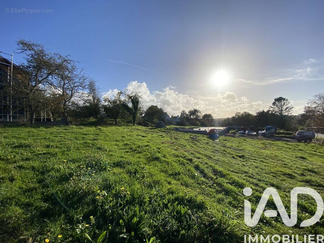 Photo 1 - Terrain à LOCQUIREC