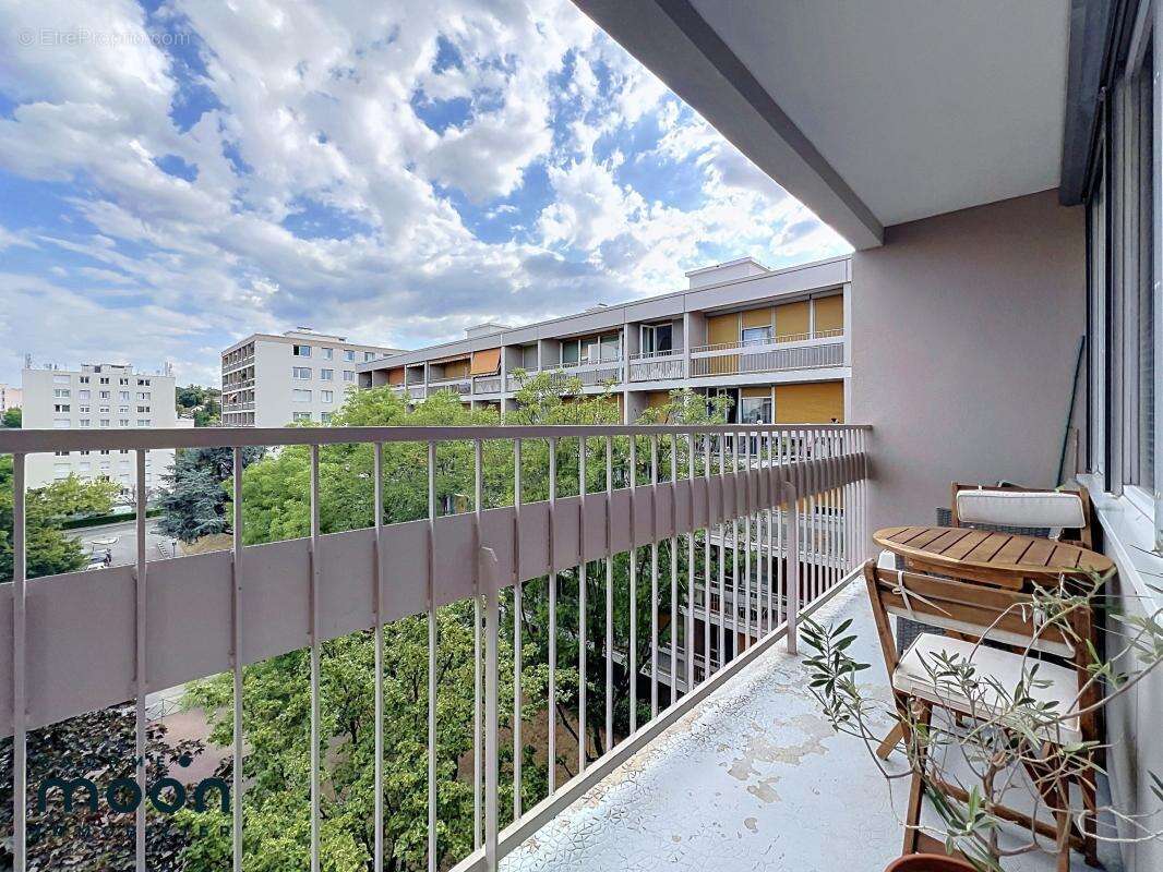 Appartement à OULLINS
