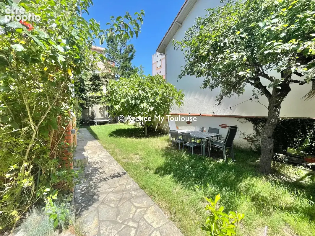 La Pointe, Maison T5 de 123m2 sur un jardin arboré de 300m2. - photo 2