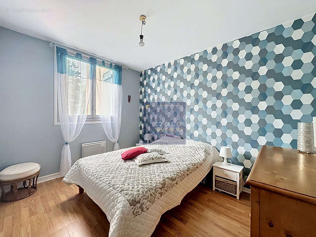 Appartement à SAINT-GENIS-LAVAL