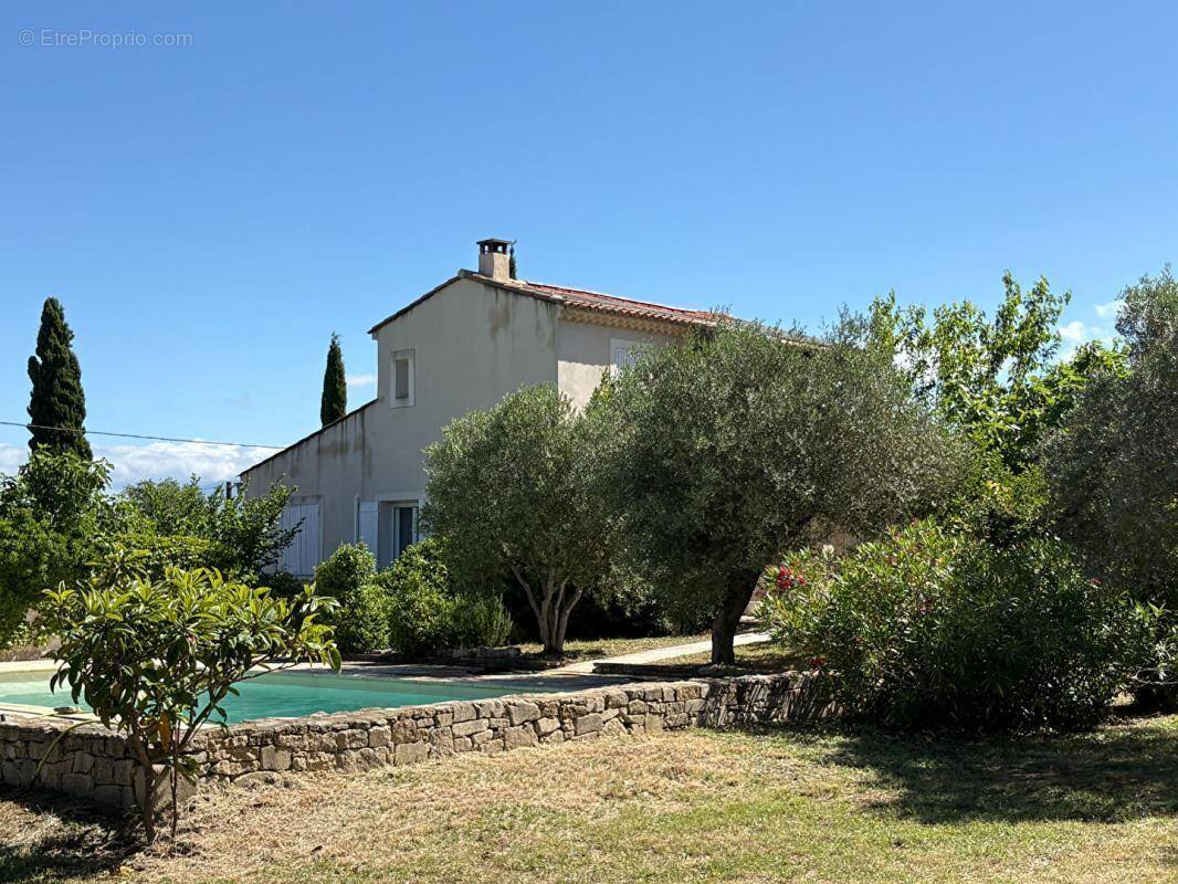 Maison à PERNES-LES-FONTAINES