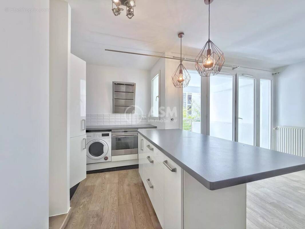 A VENDRE - 3 pièces avec une grande terrasse, cave et Parking - Faubourg de l'arche - photo 6
