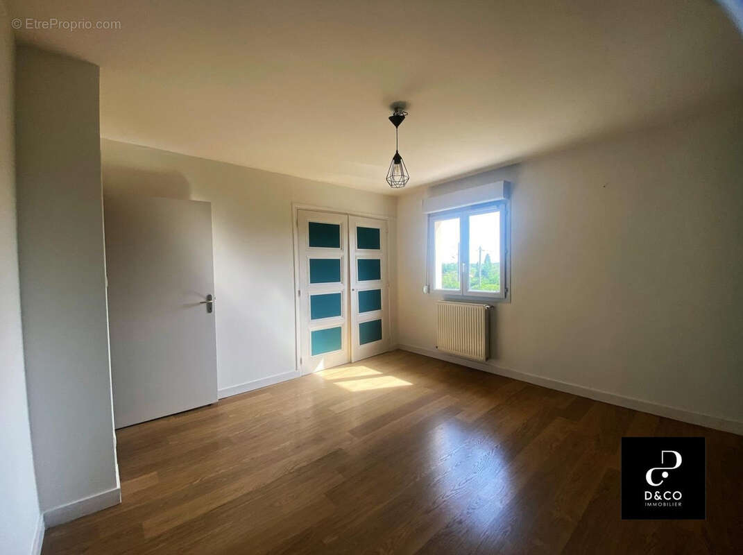 Maison à PONT-DE-VEYLE