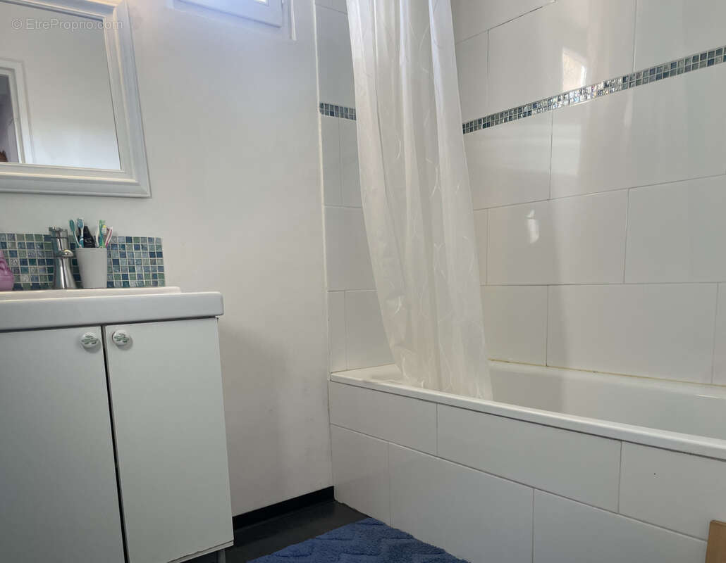 Appartement à MARSEILLE-3E