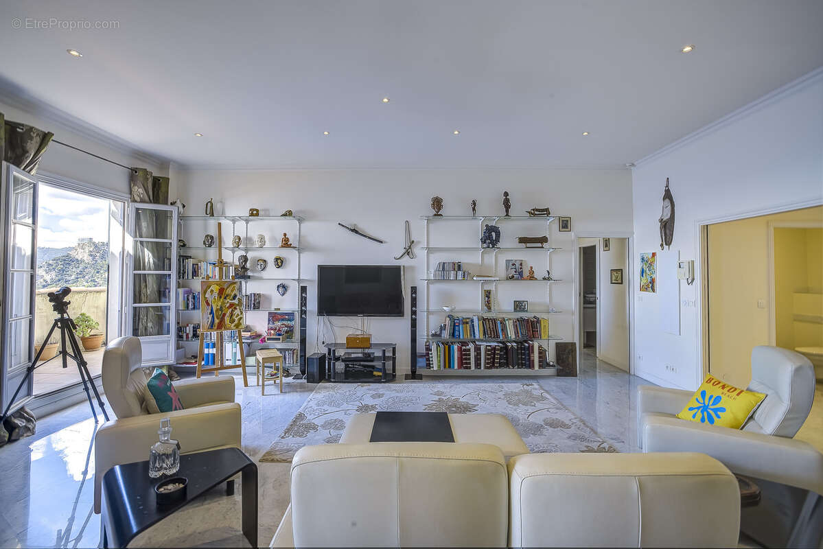 Appartement à ROQUEBRUNE-CAP-MARTIN