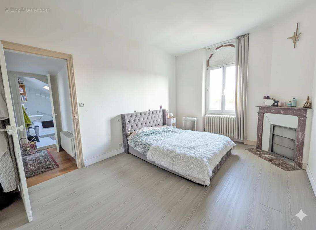 Maison à BELLEGARDE