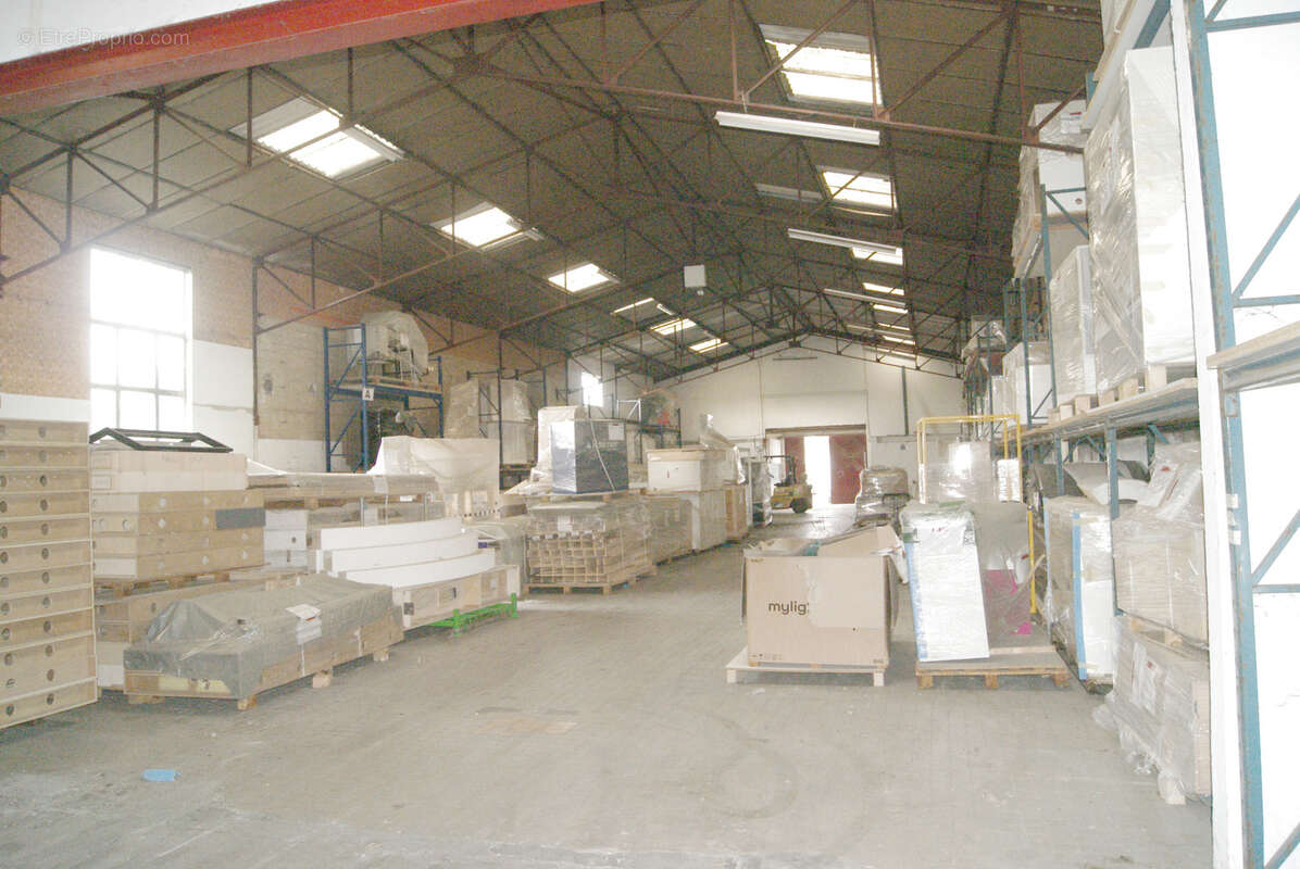 Commerce à SAINT-BONNET-DE-MURE