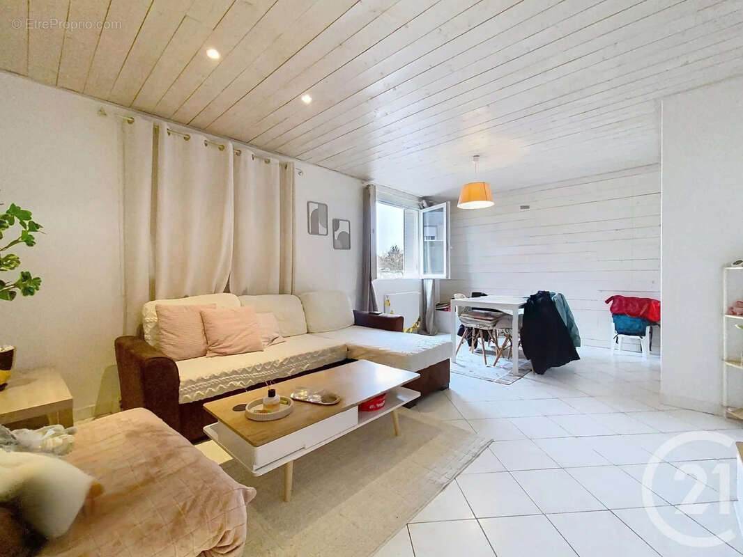 Appartement à DAMMARIE-LES-LYS
