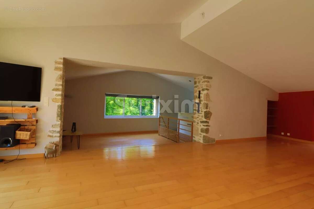 Maison à PONT-DE-BARRET