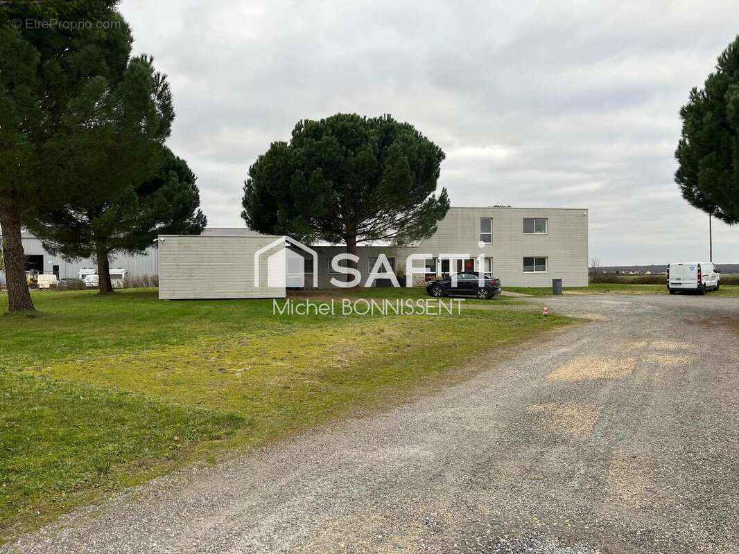 Photo 2 - Commerce à BOURGES