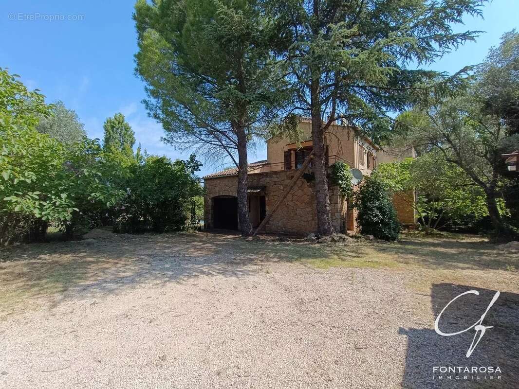 Appartement à SAINT-PAUL-EN-FORET