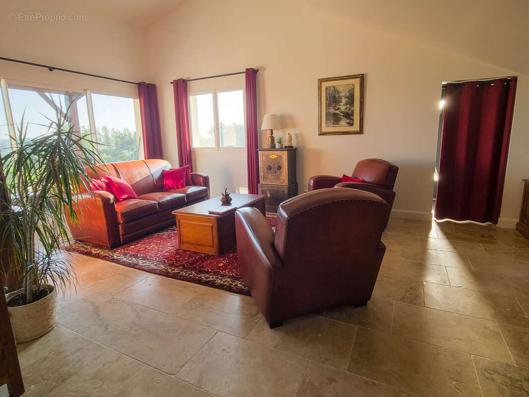 Maison à SAINTE-MAURE-DE-PEYRIAC