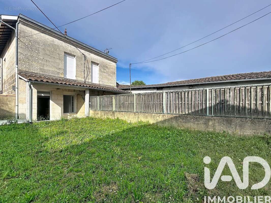 Appartement 270 m² à Guitres  - photo 9