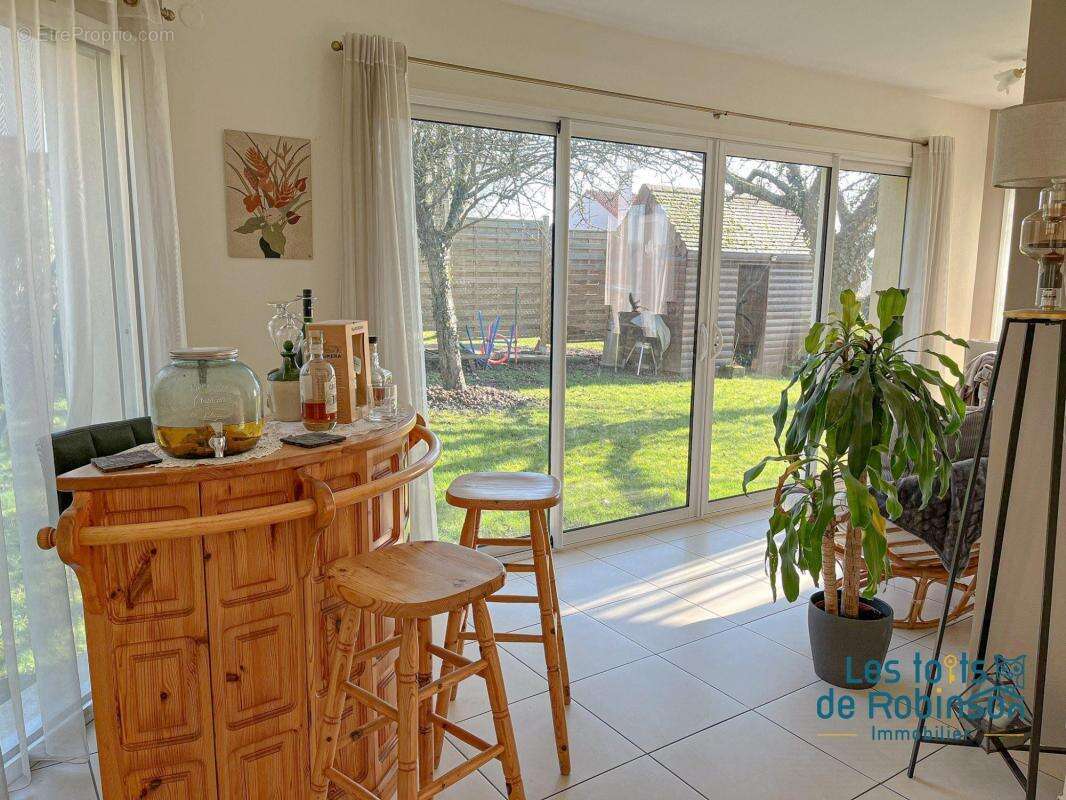 Maison à VERRIERES-LE-BUISSON