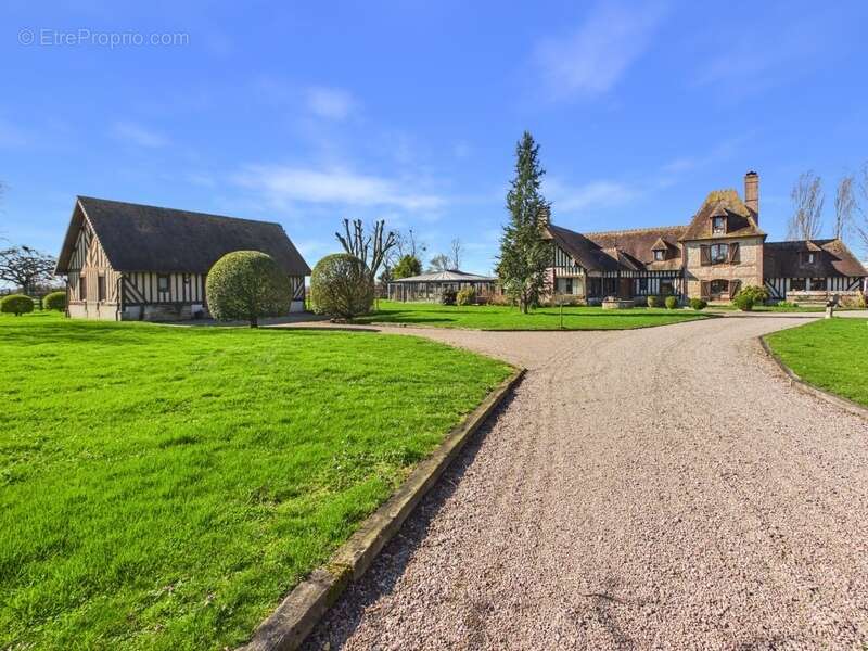 Grande maison de caractère et ses trois maisons d'amis - photo 6