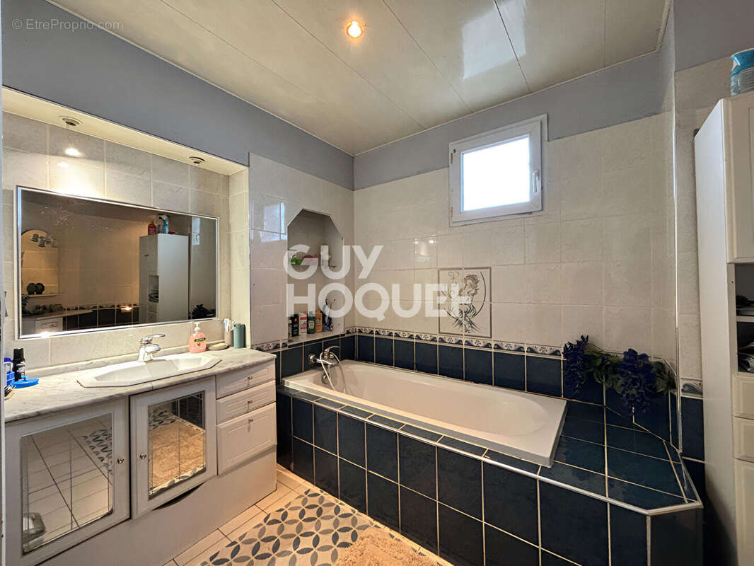 Maison à VAULX-EN-VELIN