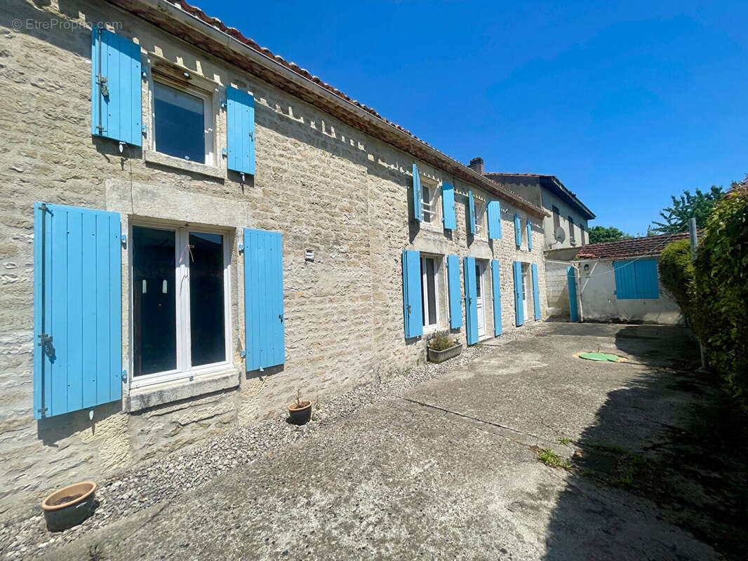 Maison à LOULAY