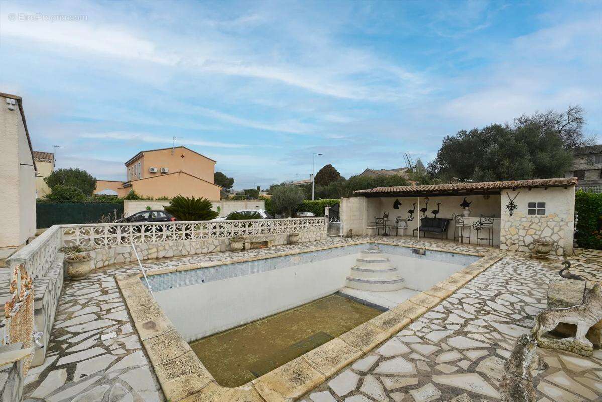 Maison à JONQUIERES-SAINT-VINCENT