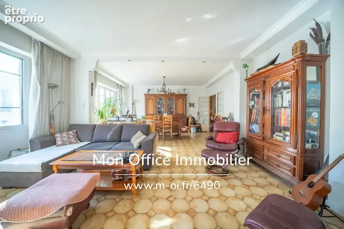 Appartement à MARSEILLE-5E