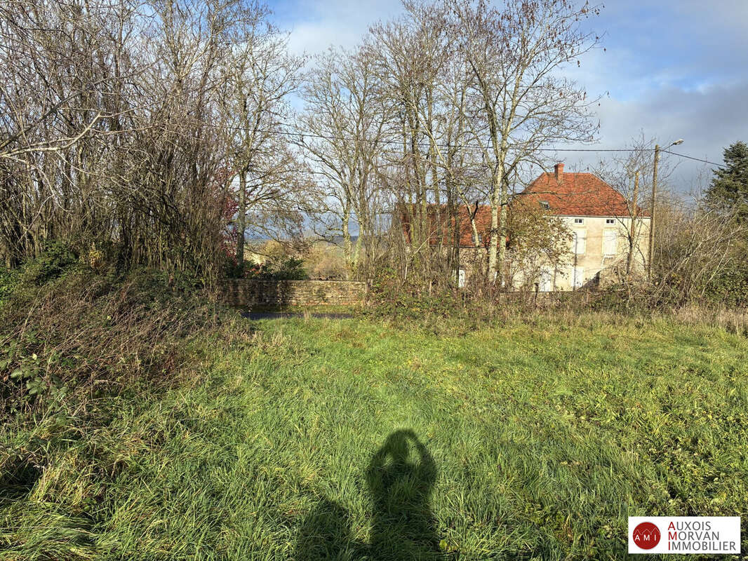 Terrain à TORCY-ET-POULIGNY