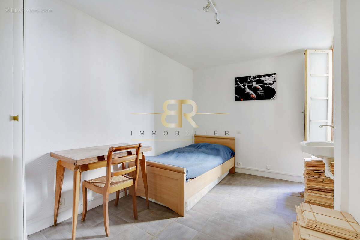 Appartement à PARIS-3E