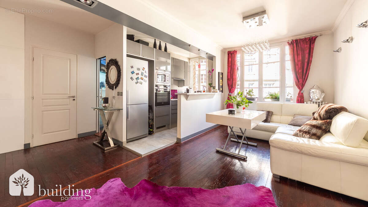 Appartement à PARIS-17E