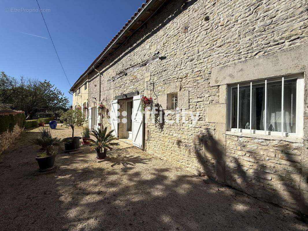 Maison à VILLEMORT