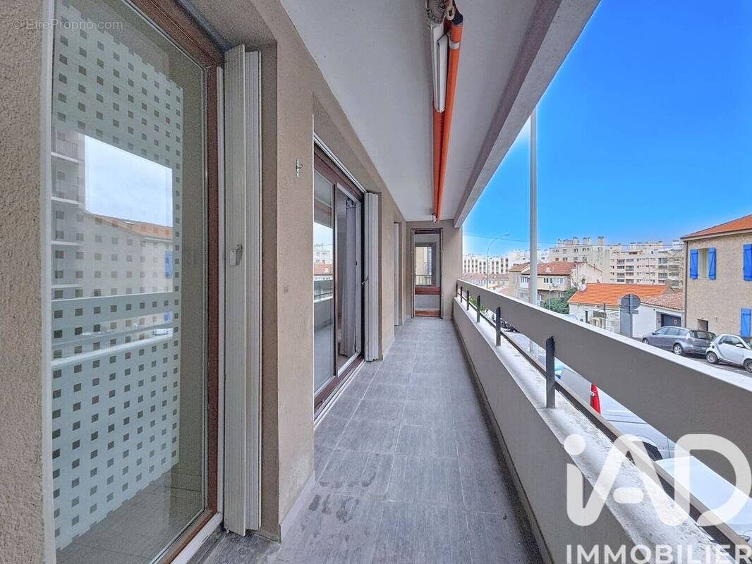 Photo 1 - Appartement à MARSEILLE-4E