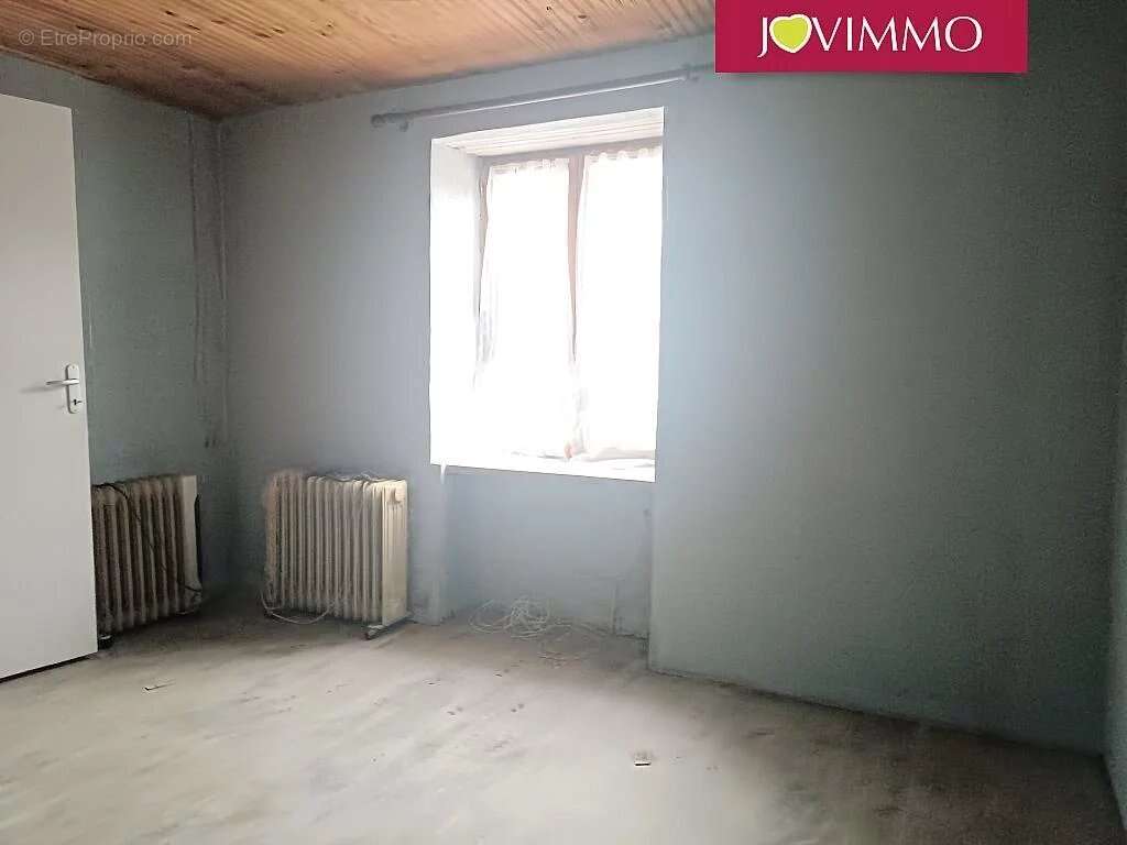 Maison à BRUERE-ALLICHAMPS