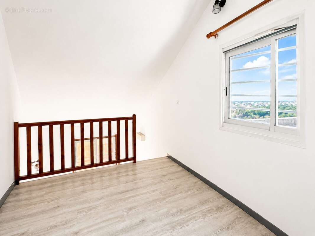 Appartement 30 m² à Saint-Denis  - photo 8