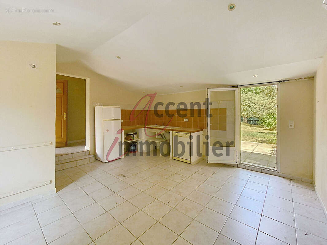 Maison à SAINT-SATURNIN-LES-APT