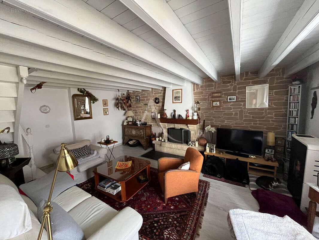 Maison à SAINT-ETIENNE-DE-MER-MORTE