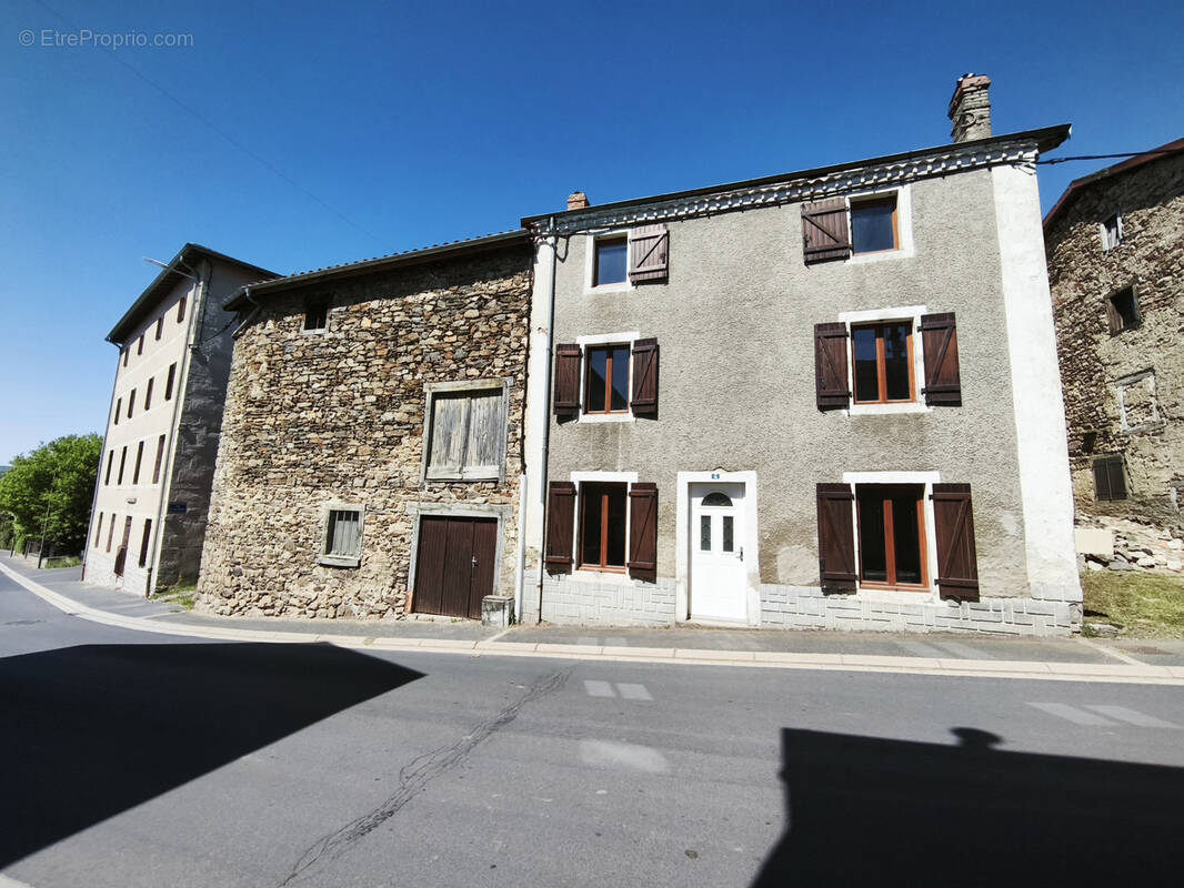 Maison à DORE-L'EGLISE