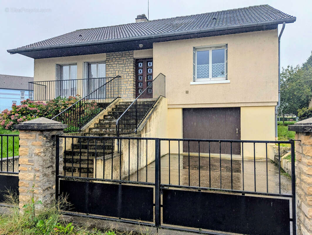 Maison à PREMERY
