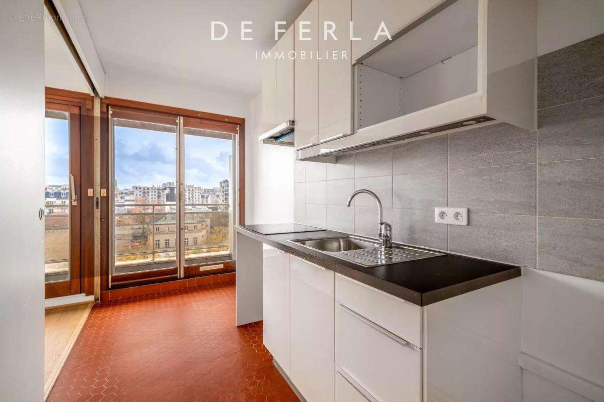 Appartement à PARIS-15E