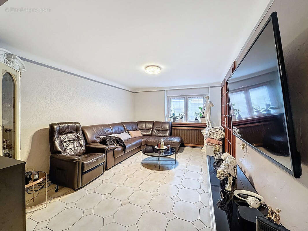 Maison à AUDUN-LE-TICHE