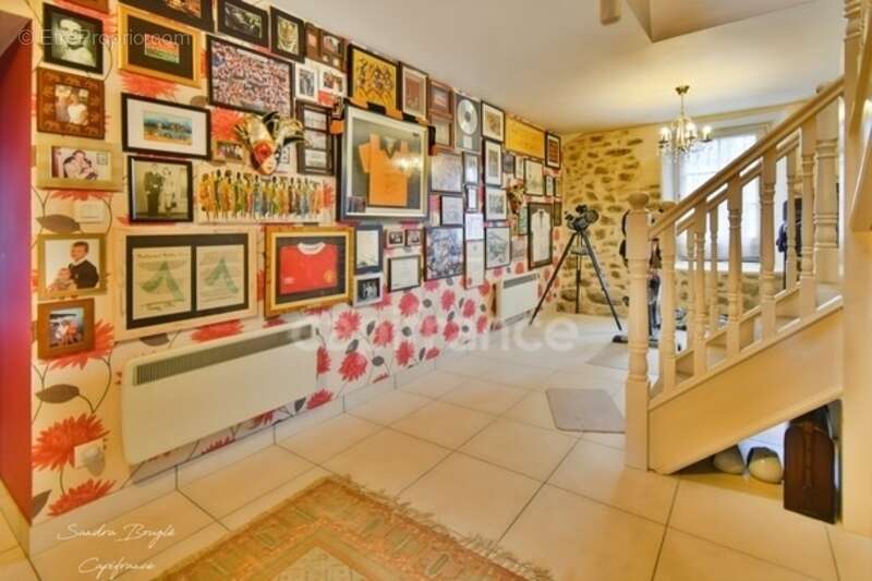 Maison à vendre 8 pièces Maison 228 m2  SAINTE GEMMES LE ROBERT (53) - photo 9